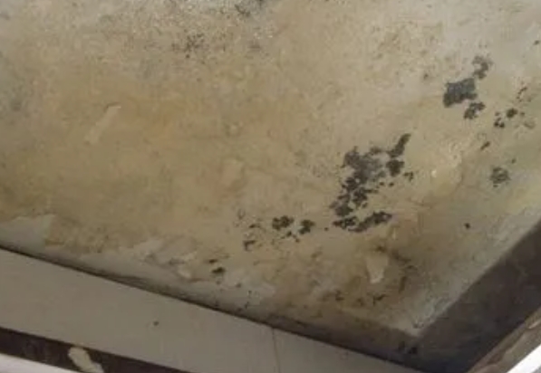 泽普阳台漏水维修公司分享下泽普卫生间渗水维修需要注意哪些问题。